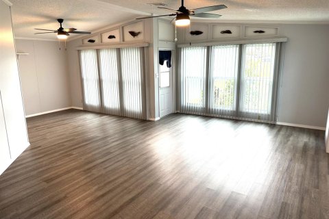 Villa ou maison à vendre à St. Lucie, Floride: 2 chambres, 111.67 m2 № 2241457 - photo 10