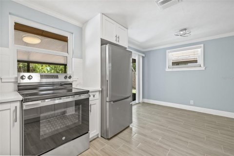 House in Tampa, Florida 3 bedrooms, 105.17 sq.m. № 1778318 - photo 18