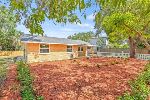 House in Tampa, Florida 3 bedrooms, 105.17 sq.m. № 1778318 - photo 4