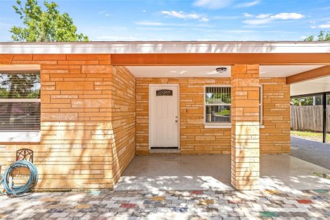 House in Tampa, Florida 3 bedrooms, 105.17 sq.m. № 1778318 - photo 7