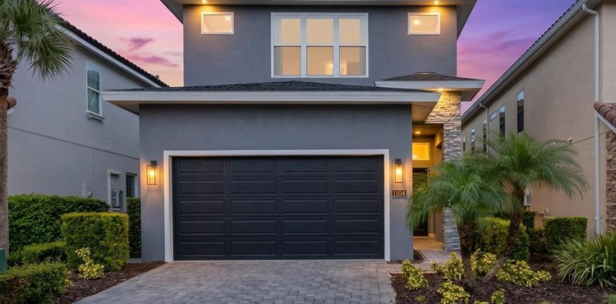 House in Kissimmee, Florida 6 bedrooms, 336.31 sq.m. № 2407051