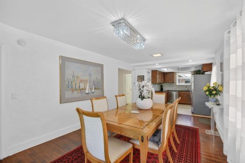 Casa en venta en West Palm Beach, Florida, 4 dormitorios, 286.88 m2 № 2368489 - foto 9