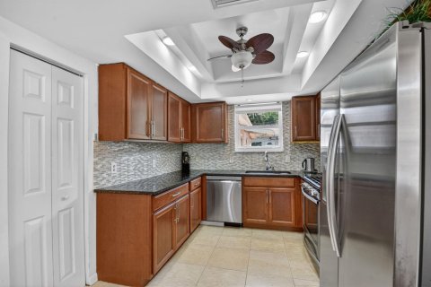Casa en venta en West Palm Beach, Florida, 4 dormitorios, 286.88 m2 № 2368489 - foto 11