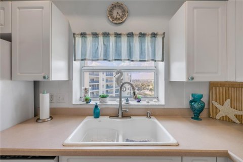Condo in New Smyrna Beach, Florida, 3 bedrooms  № 2377901 - photo 18