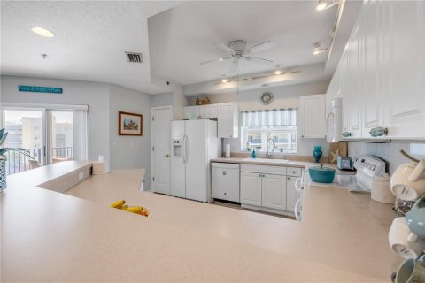 Condo in New Smyrna Beach, Florida, 3 bedrooms  № 2377901 - photo 14