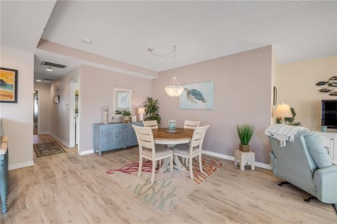Condo in New Smyrna Beach, Florida, 3 bedrooms  № 2377901 - photo 9