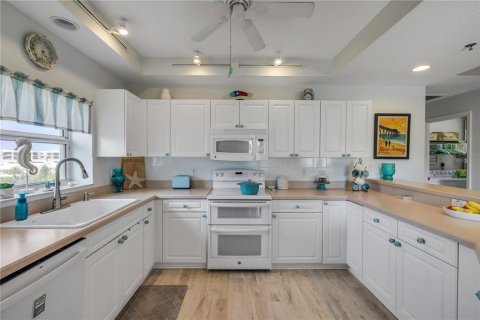 Condo in New Smyrna Beach, Florida, 3 bedrooms  № 2377901 - photo 16