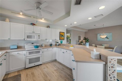 Condo in New Smyrna Beach, Florida, 3 bedrooms  № 2377901 - photo 15