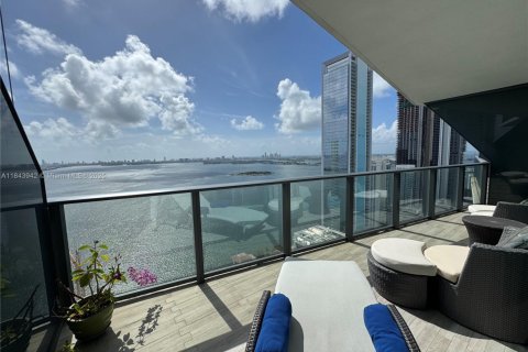 Condominio en alquiler en Miami, Florida, 1 dormitorio, 79.34 m2 № 1839456 - foto 13
