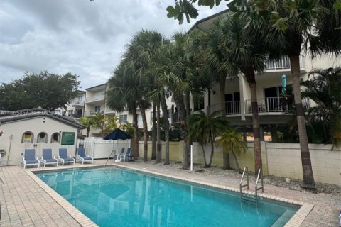 Condominio en alquiler en Lauderdale-by-the-Sea, Florida, 1 dormitorio, 56.67 m2 № 2017691 - foto 3