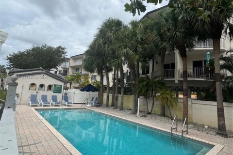 Condominio en alquiler en Lauderdale-by-the-Sea, Florida, 1 dormitorio, 56.67 m2 № 2017691 - foto 20
