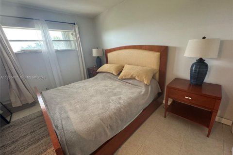 Condominio en alquiler en Lauderdale-by-the-Sea, Florida, 1 dormitorio, 56.67 m2 № 2017691 - foto 15