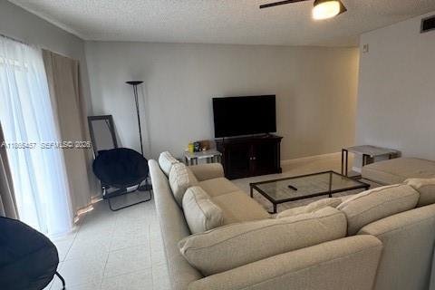 Condominio en alquiler en Lauderdale-by-the-Sea, Florida, 1 dormitorio, 56.67 m2 № 2017691 - foto 18