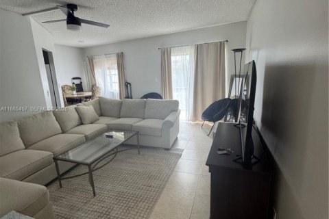 Condominio en alquiler en Lauderdale-by-the-Sea, Florida, 1 dormitorio, 56.67 m2 № 2017691 - foto 8