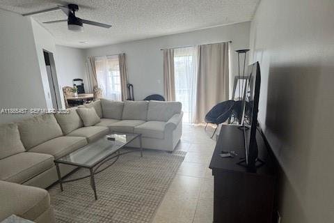 Condominio en alquiler en Lauderdale-by-the-Sea, Florida, 1 dormitorio, 56.67 m2 № 2017691 - foto 19