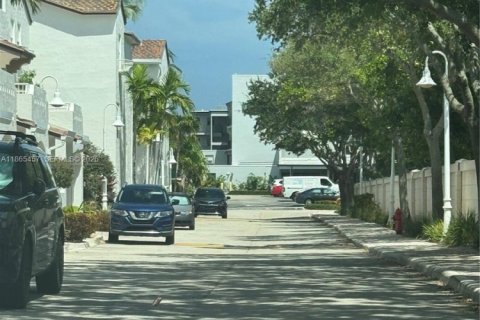 Condominio en alquiler en Lauderdale-by-the-Sea, Florida, 1 dormitorio, 56.67 m2 № 2017691 - foto 4