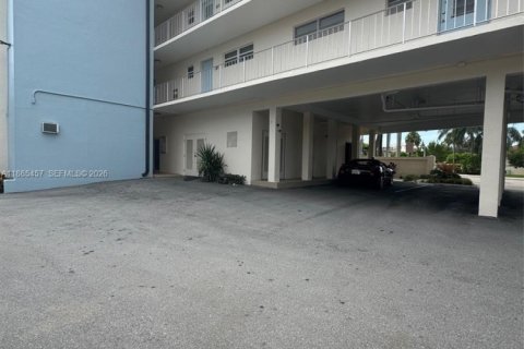 Condominio en alquiler en Lauderdale-by-the-Sea, Florida, 1 dormitorio, 56.67 m2 № 2017691 - foto 2
