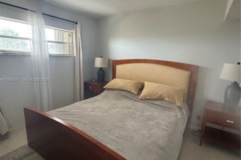 Condominio en alquiler en Lauderdale-by-the-Sea, Florida, 1 dormitorio, 56.67 m2 № 2017691 - foto 12