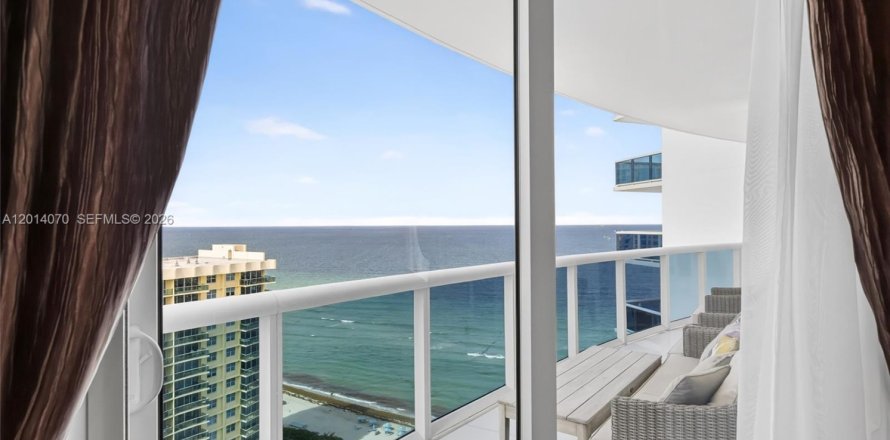 Condo in Hollywood, Florida, 3 bedrooms  № 2076160