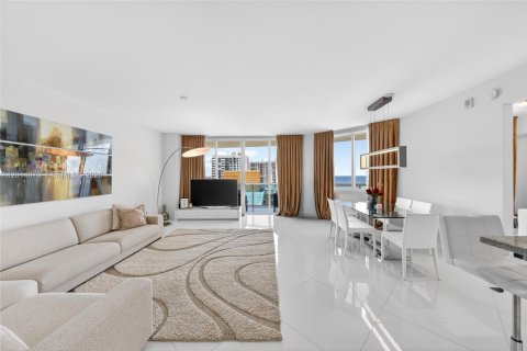 Condo in Hollywood, Florida, 3 bedrooms  № 2076160 - photo 24