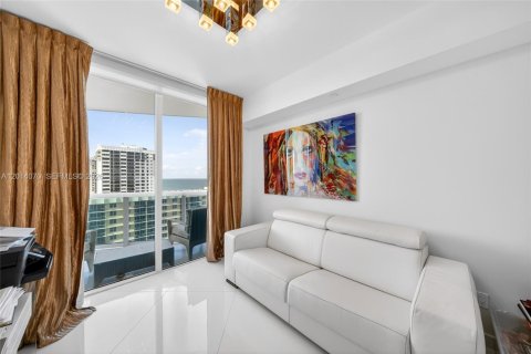 Condo in Hollywood, Florida, 3 bedrooms  № 2076160 - photo 20