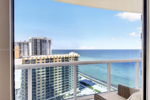 Condo in Hollywood, Florida, 3 bedrooms  № 2076160 - photo 28