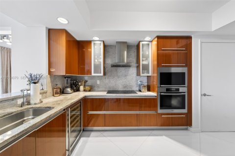 Condo in Hollywood, Florida, 3 bedrooms  № 2076160 - photo 19