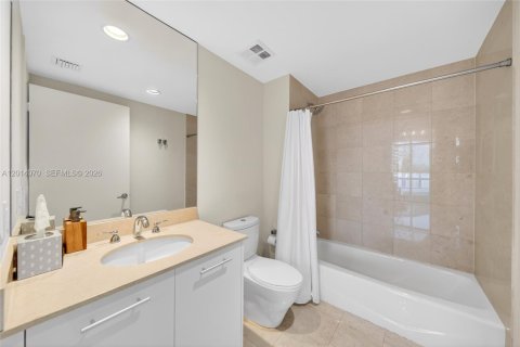Condo in Hollywood, Florida, 3 bedrooms  № 2076160 - photo 23