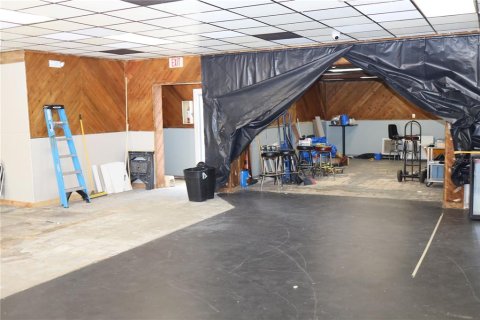 Commercial property in Winter Haven, Florida 179.58 sq.m. № 1870494 - photo 9