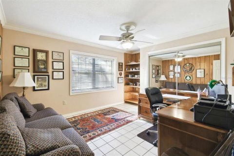 House in Winter Haven, Florida 4 bedrooms, 288.83 sq.m. № 1520013 - photo 24