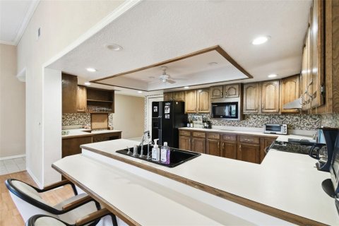 House in Winter Haven, Florida 4 bedrooms, 288.83 sq.m. № 1520013 - photo 12