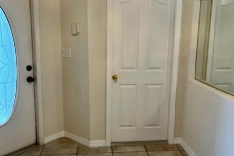 House in Tampa, Florida 3 bedrooms, 127.93 sq.m. № 1819525 - photo 2