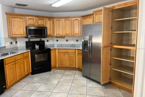 House in Tampa, Florida 3 bedrooms, 127.93 sq.m. № 1819525 - photo 15
