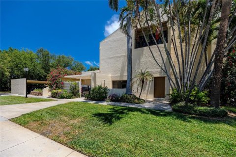 Condo in Saint Petersburg, Florida, 2 bedrooms  № 2196872 - photo 10