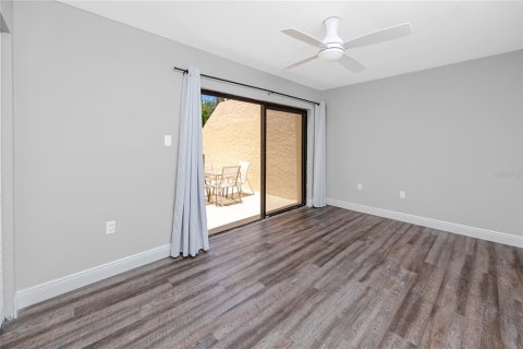Condo in Saint Petersburg, Florida, 2 bedrooms  № 2196872 - photo 30