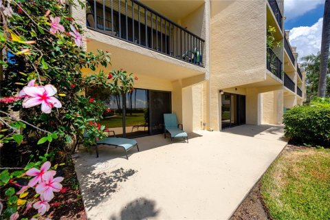 Condo in Saint Petersburg, Florida, 2 bedrooms  № 2196872 - photo 5