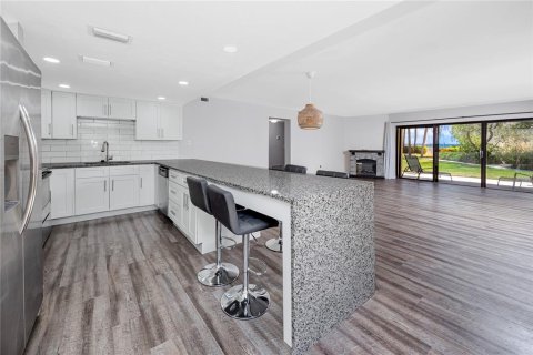 Condo in Saint Petersburg, Florida, 2 bedrooms  № 2196872 - photo 19
