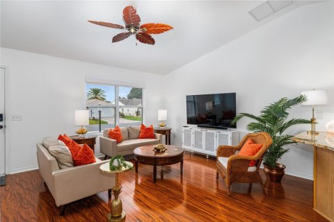 House in The Villages, Florida 2 bedrooms, 106.09 sq.m. № 1870360 - photo 4