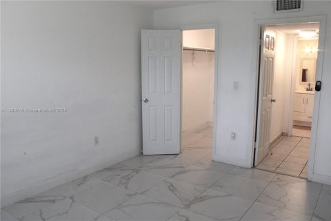 Copropriété à louer à Miami, Floride: 1 chambre, 61.97 m2 № 1951755 - photo 8