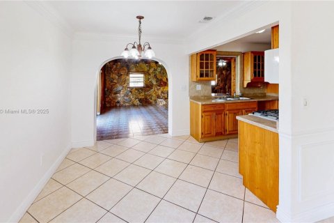 House in Homestead, Florida 4 bedrooms, 188.03 sq.m. № 1895927 - photo 20