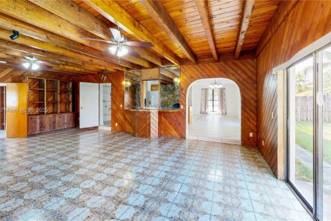 House in Homestead, Florida 4 bedrooms, 188.03 sq.m. № 1895927 - photo 12