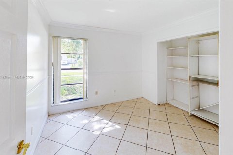 House in Homestead, Florida 4 bedrooms, 188.03 sq.m. № 1895927 - photo 28
