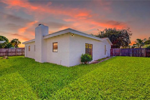 House in Homestead, Florida 4 bedrooms, 188.03 sq.m. № 1895927 - photo 2