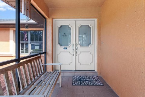 Casa en venta en Spring Hill, Florida, 5 dormitorios, 328.87 m2 № 1762253 - foto 4