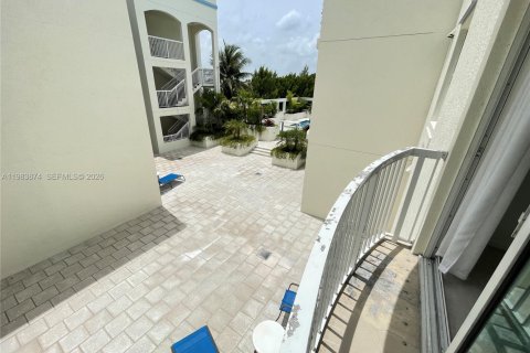 Купить кондоминиум в Серфсайд, Флорида 1 спальня, 70.88м2, № 2048595 - фото 17