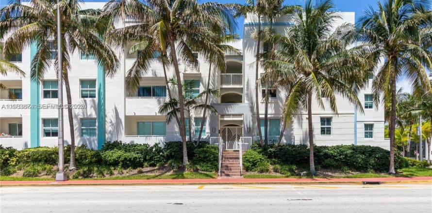 Кондоминиум с 1 спальней в Серфсайд, Флорида № 2048595