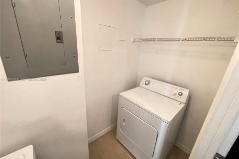 Купить кондоминиум в Серфсайд, Флорида 1 спальня, 70.88м2, № 2048595 - фото 15