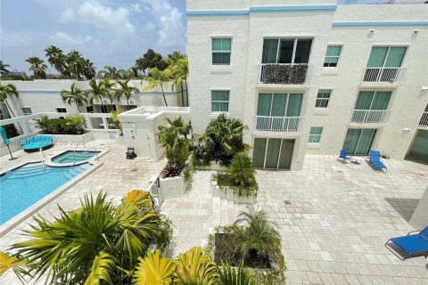 Купить кондоминиум в Серфсайд, Флорида 1 спальня, 70.88м2, № 2048595 - фото 19