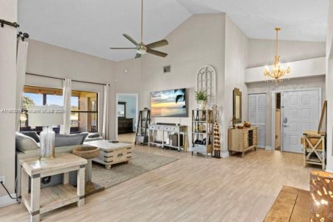 Casa en venta en Boynton Beach, Florida, 2 dormitorios, 161.65 m2 № 1954937 - foto 6