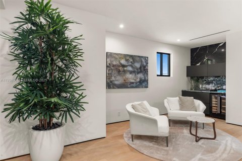 Casa en venta en North Miami Beach, Florida, 6 dormitorios, 591.23 m2 № 1992892 - foto 14